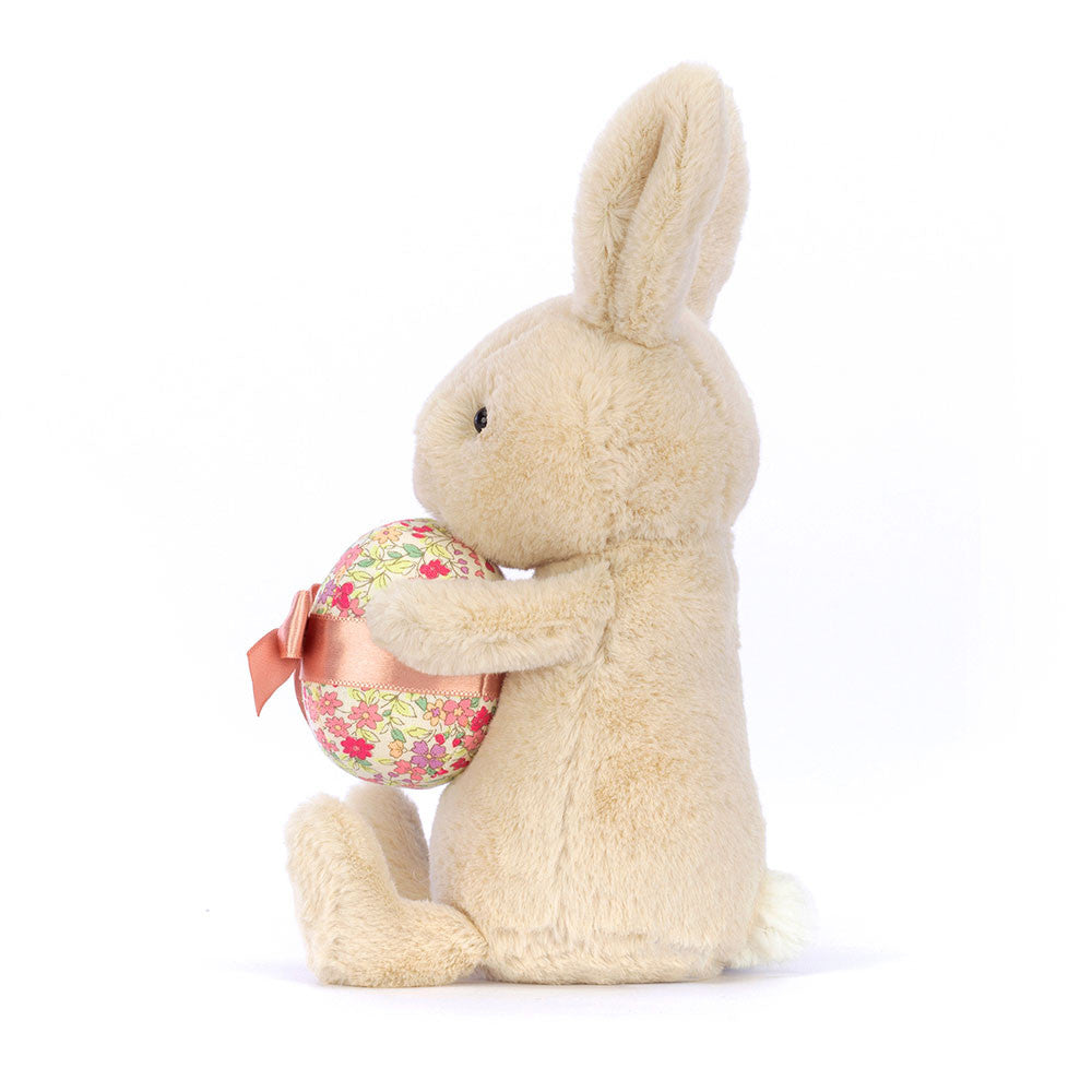 Lapin Bonnie avec Oeuf