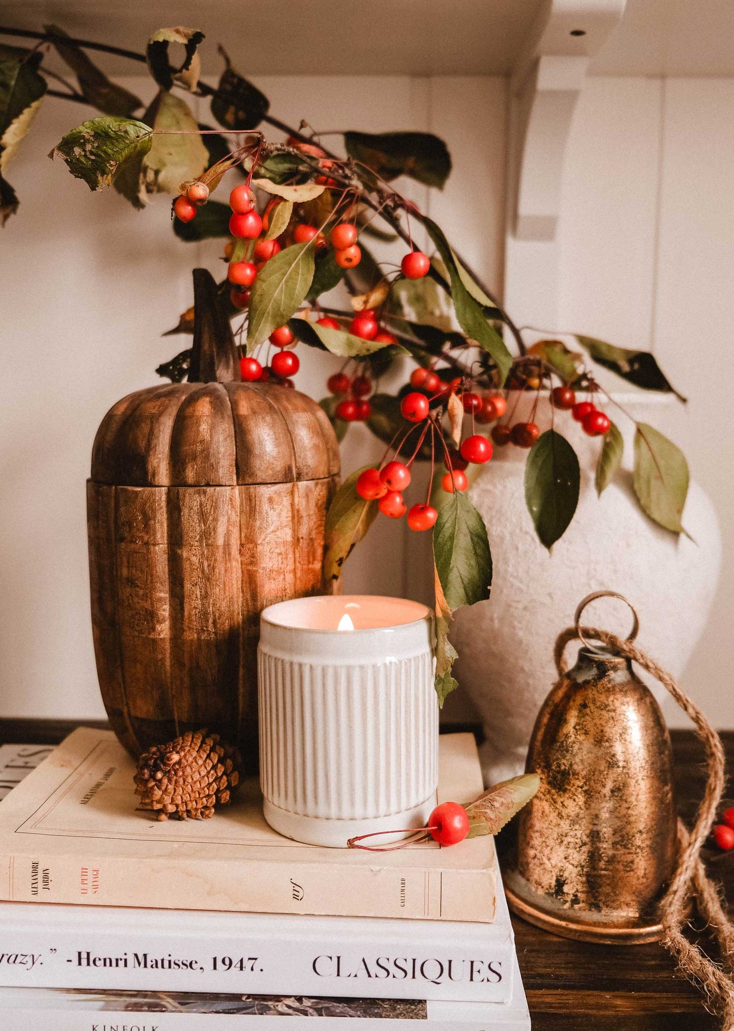 Bougie de Noël Canneberge Épicée - 8 oz | Mimi & August