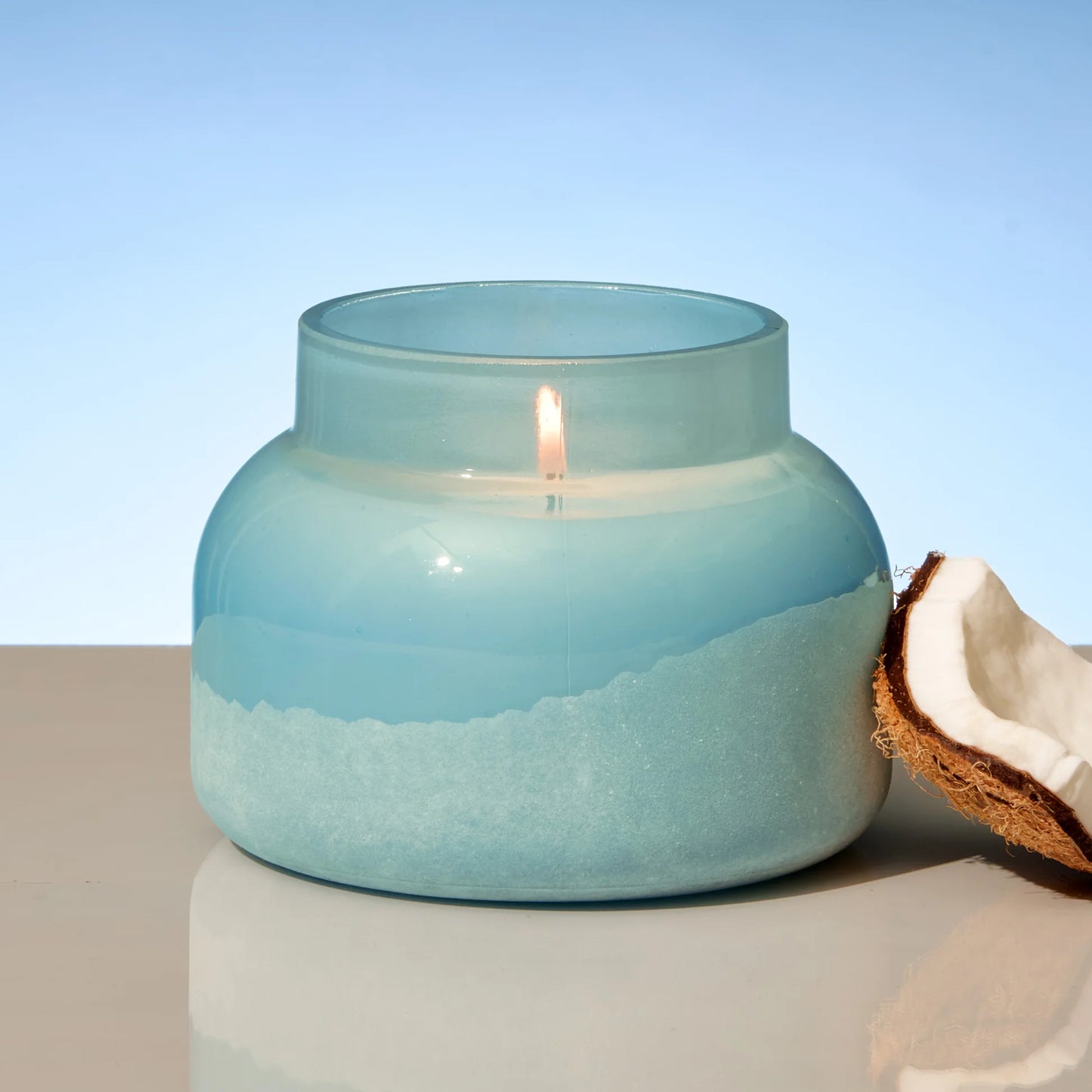 Bougie Signature 19 oz Luce d'Amalfi Noix de Coco Santal | Capri Blue