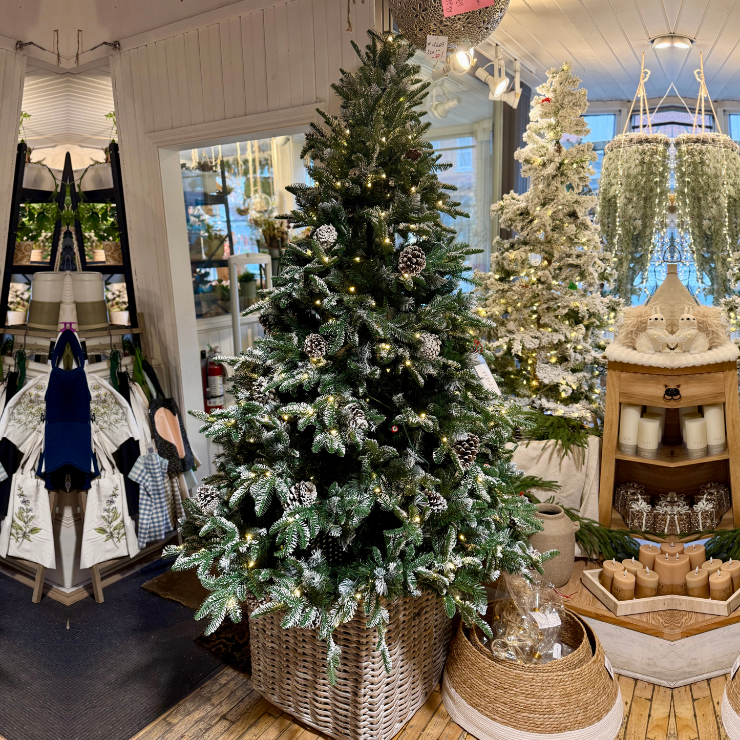 Sapin de Noël Artificiel 7 Pieds Enneigé avec Lumières LED